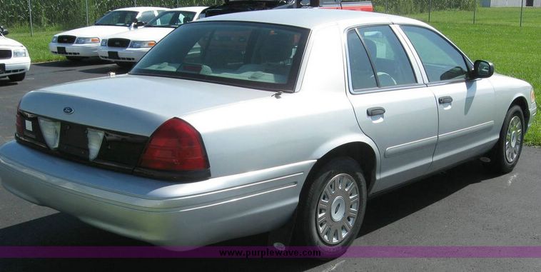 image for item 8181 2003 Ford Crown Victoria Police Interceptor