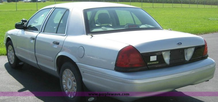 image for item 8181 2003 Ford Crown Victoria Police Interceptor