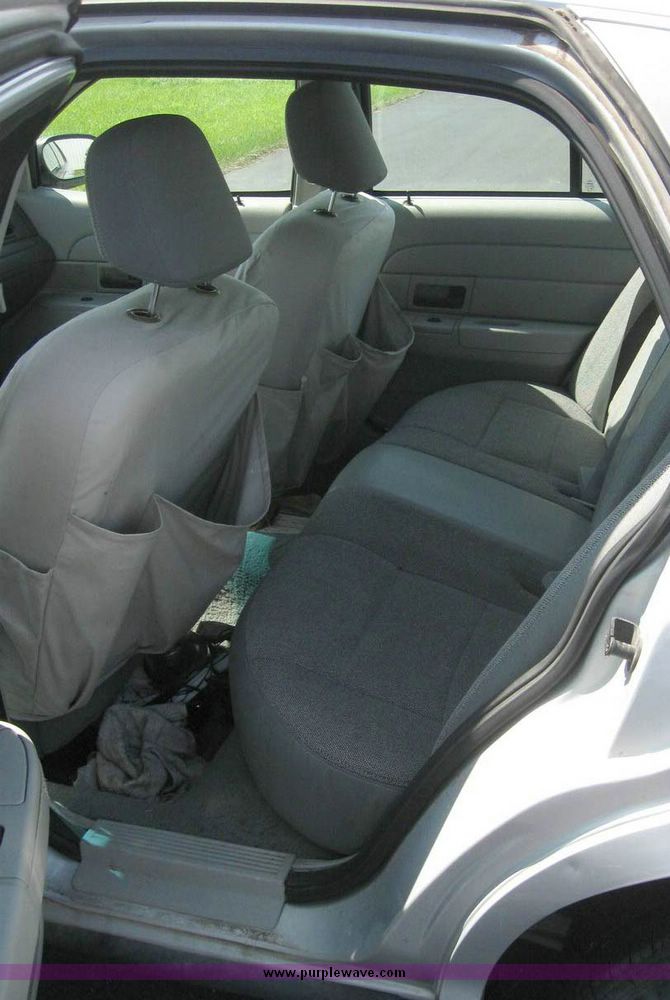 image for item 8181 2003 Ford Crown Victoria Police Interceptor