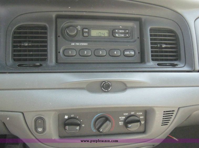 image for item 8181 2003 Ford Crown Victoria Police Interceptor