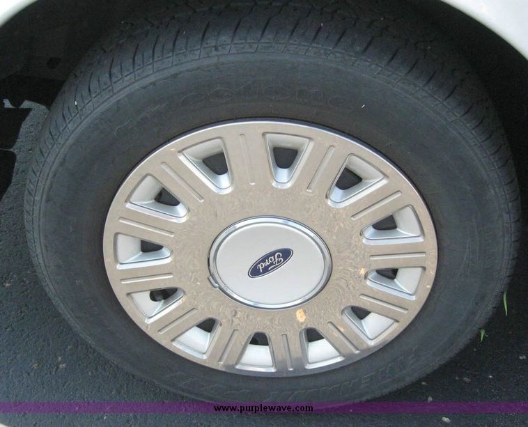 image for item 8181 2003 Ford Crown Victoria Police Interceptor