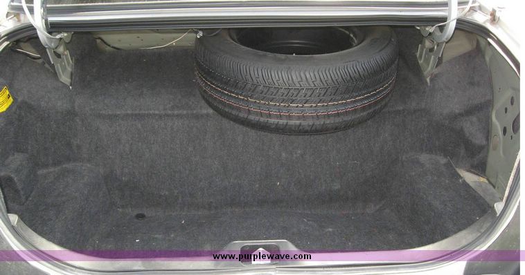 image for item 8181 2003 Ford Crown Victoria Police Interceptor