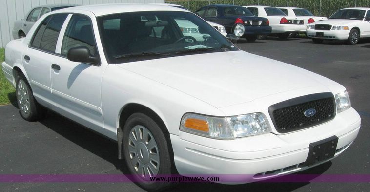 image for item 8182 2006 Ford Crown Victoria Police Interceptor