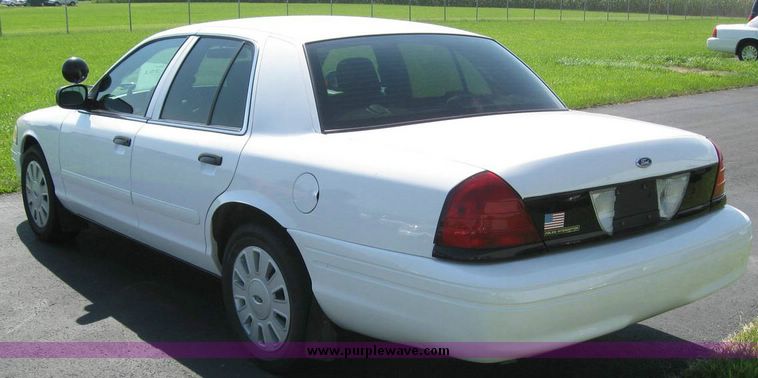 image for item 8182 2006 Ford Crown Victoria Police Interceptor