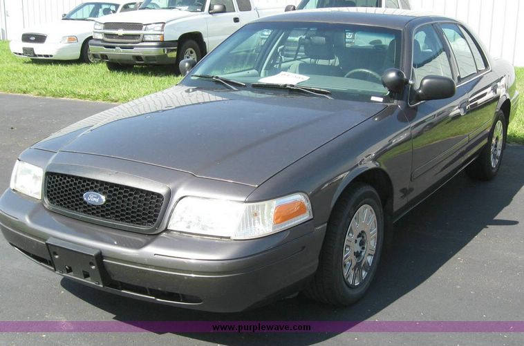 image for item 8183 2003 Ford Crown Victoria Police Interceptor