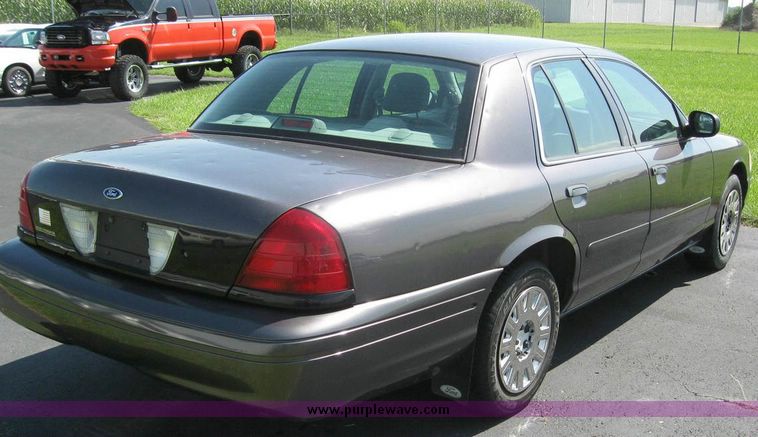 image for item 8183 2003 Ford Crown Victoria Police Interceptor