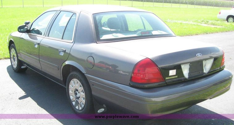 image for item 8183 2003 Ford Crown Victoria Police Interceptor
