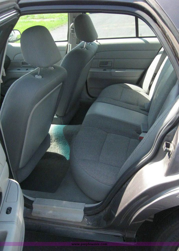 image for item 8183 2003 Ford Crown Victoria Police Interceptor