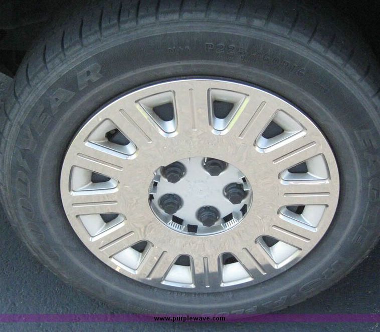 image for item 8183 2003 Ford Crown Victoria Police Interceptor