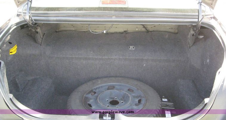 image for item 8183 2003 Ford Crown Victoria Police Interceptor