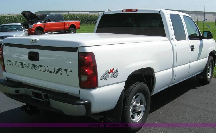image for item 8184 2003 Chevrolet K1500 Silverado