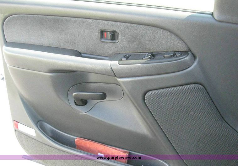 image for item 8184 2003 Chevrolet K1500 Silverado