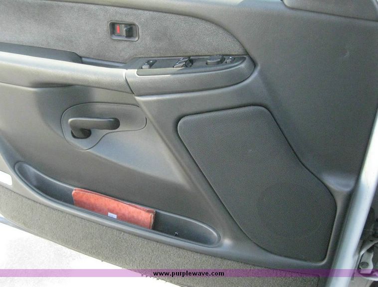 image for item 8184 2003 Chevrolet K1500 Silverado