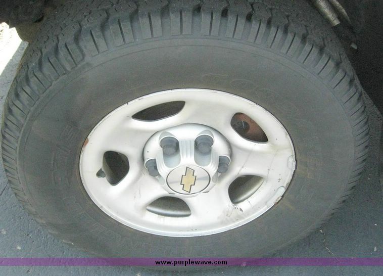 image for item 8184 2003 Chevrolet K1500 Silverado