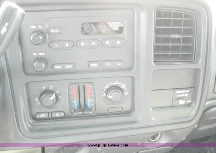 image for item 8185 2003 Chevrolet K1500 Silverado