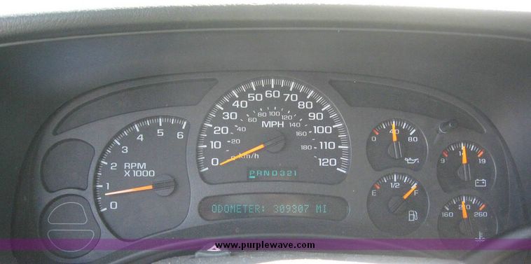 image for item 8185 2003 Chevrolet K1500 Silverado