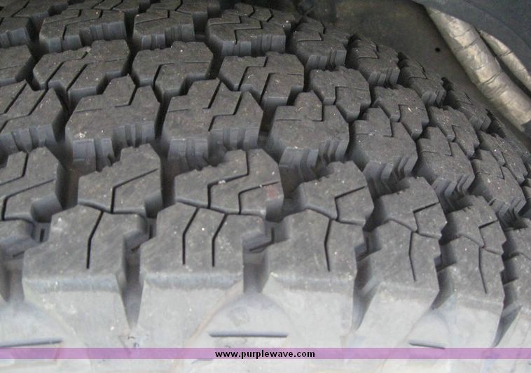 image for item 8185 2003 Chevrolet K1500 Silverado