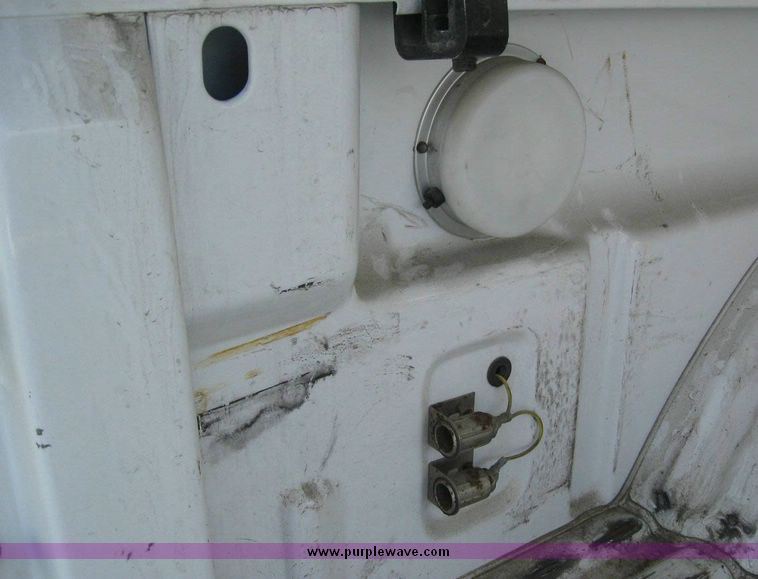 image for item 8185 2003 Chevrolet K1500 Silverado