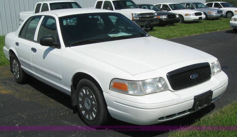 image for item 8186 2003 Ford Crown Victoria Police Interceptor