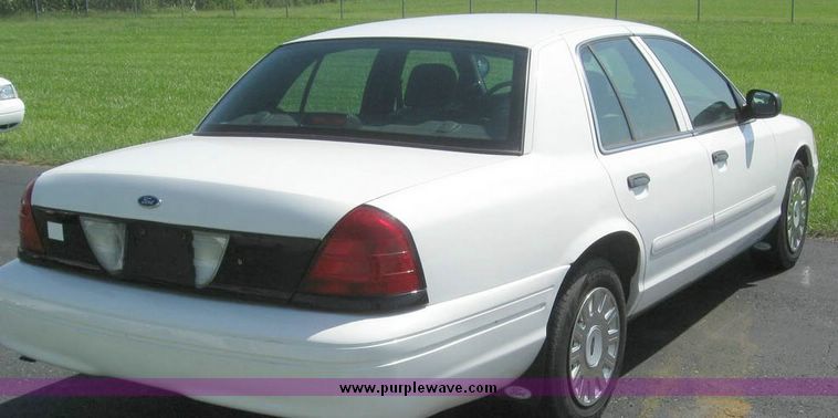 image for item 8186 2003 Ford Crown Victoria Police Interceptor
