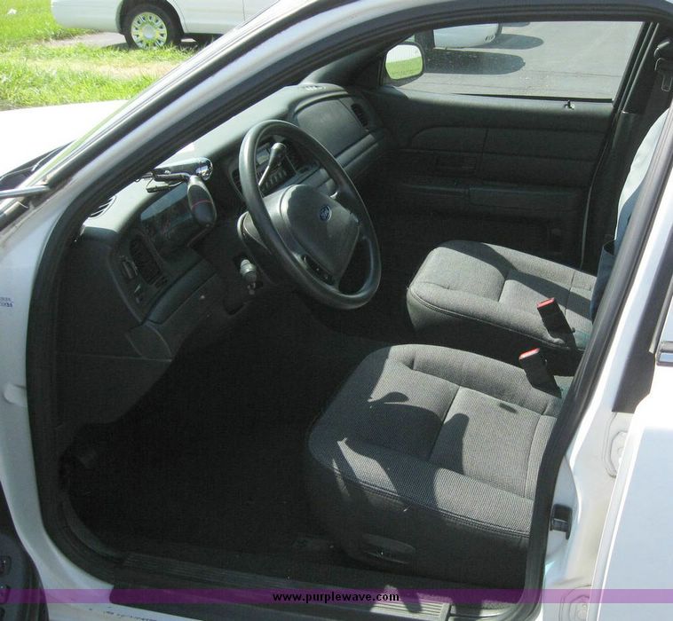 image for item 8186 2003 Ford Crown Victoria Police Interceptor