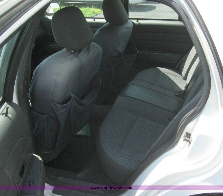 image for item 8186 2003 Ford Crown Victoria Police Interceptor