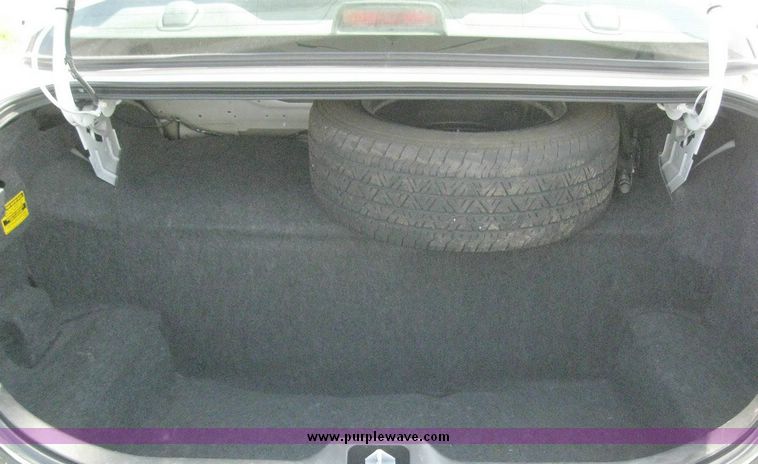 image for item 8186 2003 Ford Crown Victoria Police Interceptor