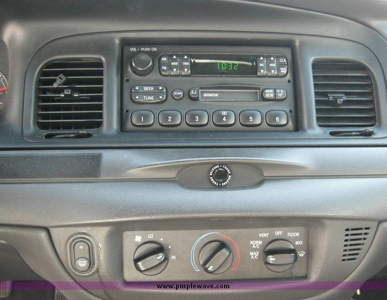 image for item 8187 2004 Ford Crown Victoria Police Interceptor