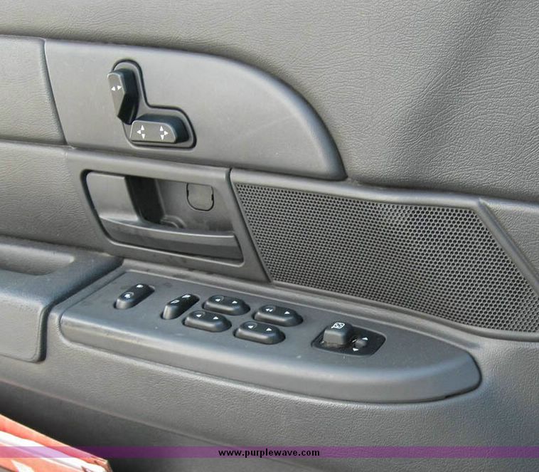 image for item 8187 2004 Ford Crown Victoria Police Interceptor