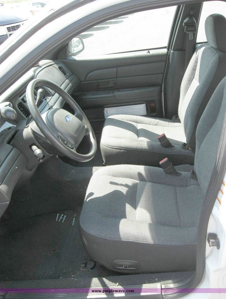 image for item 8188 2004 Ford Crown Victoria Police Interceptor