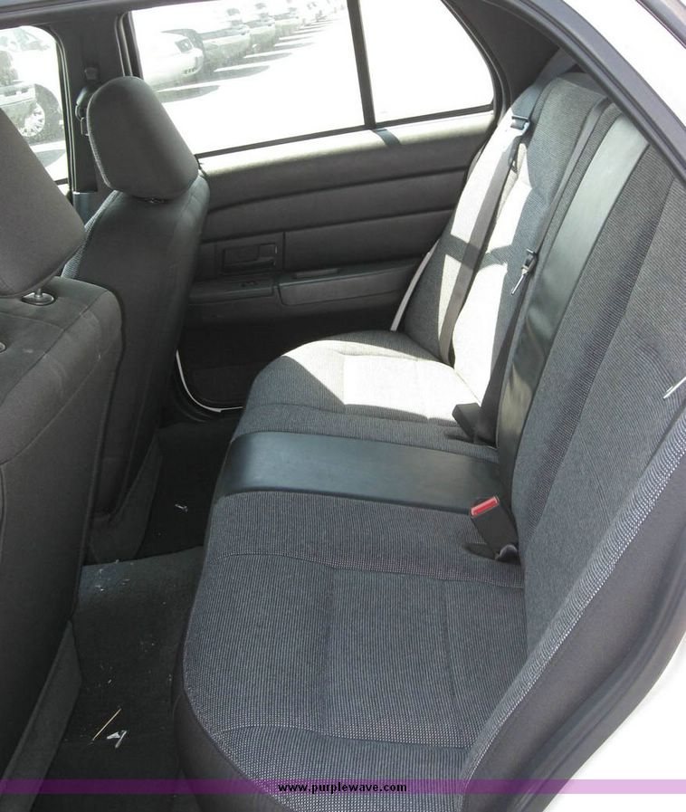 image for item 8188 2004 Ford Crown Victoria Police Interceptor