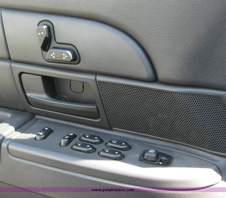 image for item 8188 2004 Ford Crown Victoria Police Interceptor