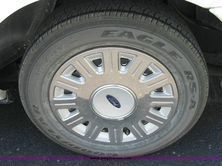 image for item 8188 2004 Ford Crown Victoria Police Interceptor