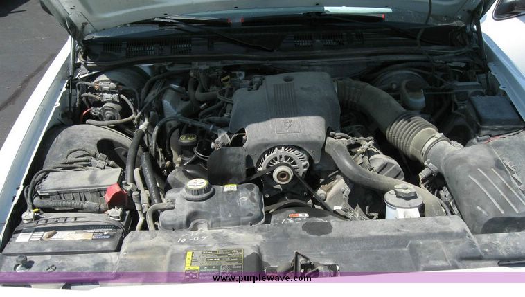 image for item 8188 2004 Ford Crown Victoria Police Interceptor