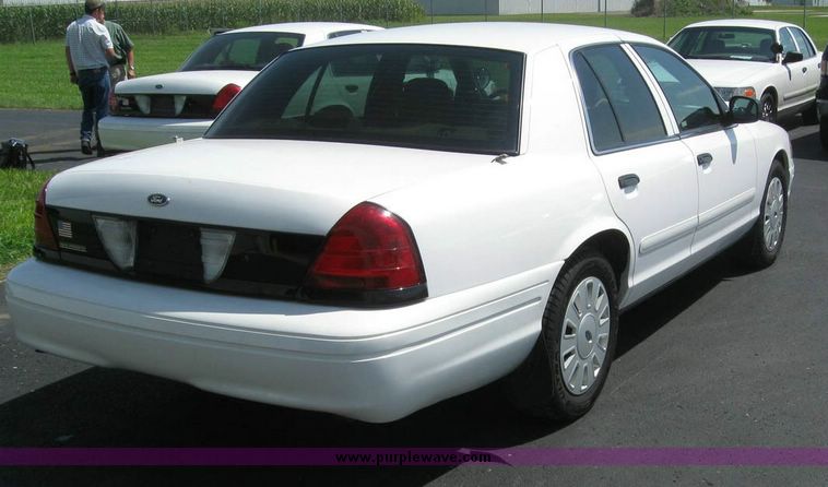 image for item 8189 2006 Ford Crown Victoria Police Interceptor