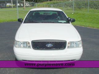 image for item 8190 2005 Ford Crown Victoria Police Interceptor