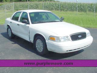 image for item 8190 2005 Ford Crown Victoria Police Interceptor