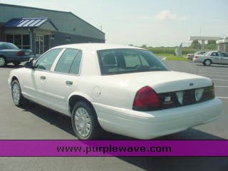 image for item 8190 2005 Ford Crown Victoria Police Interceptor