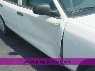 image for item 8190 2005 Ford Crown Victoria Police Interceptor