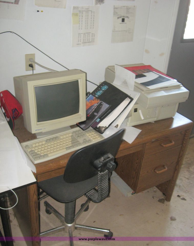 image for item 2668 Assorted office equipment