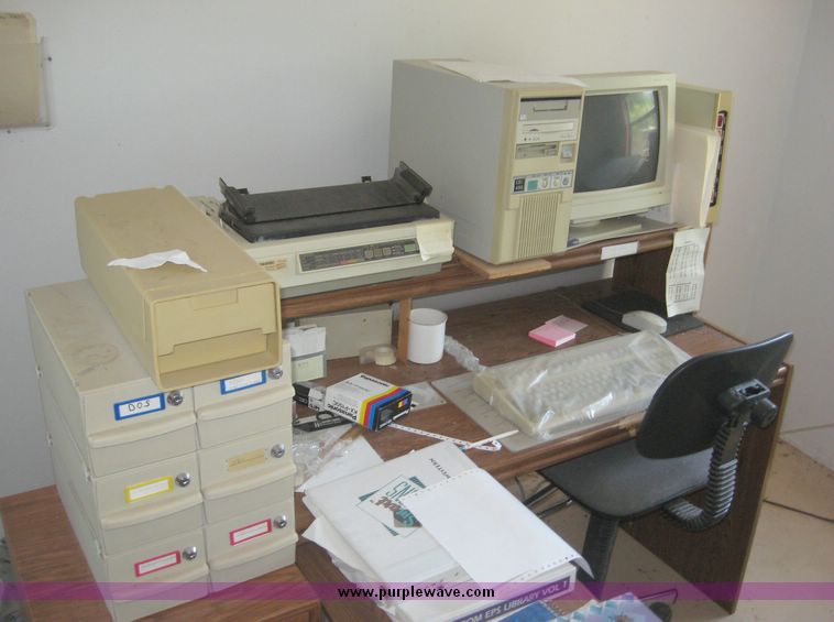 image for item 2668 Assorted office equipment