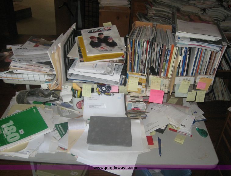 image for item 2678 Assorted office equipment