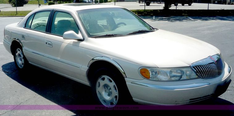 image for item 3991 1998 Lincoln Continental