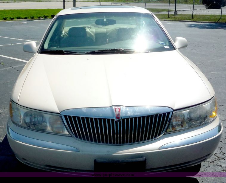image for item 3991 1998 Lincoln Continental