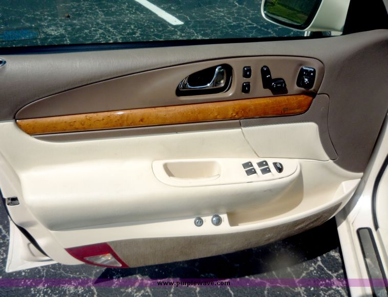 image for item 3991 1998 Lincoln Continental