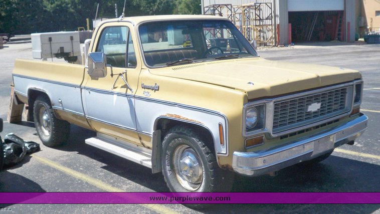 image for item 5162 1974 Chevy 2500 pickup