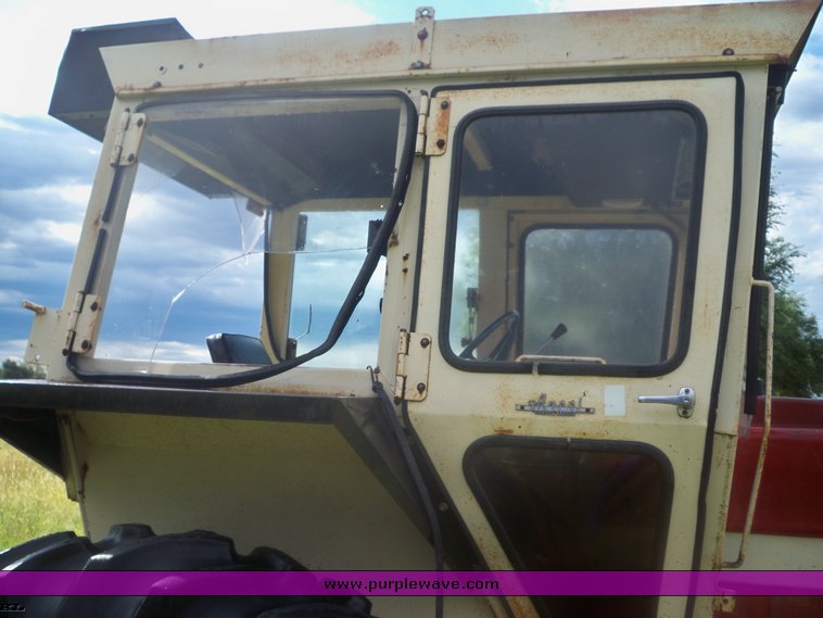 image for item 5747 Farmall International 766 tractor