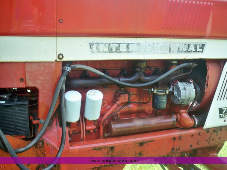 image for item 5747 Farmall International 766 tractor