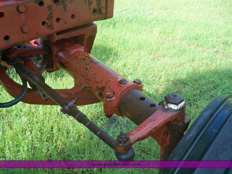 image for item 5747 Farmall International 766 tractor