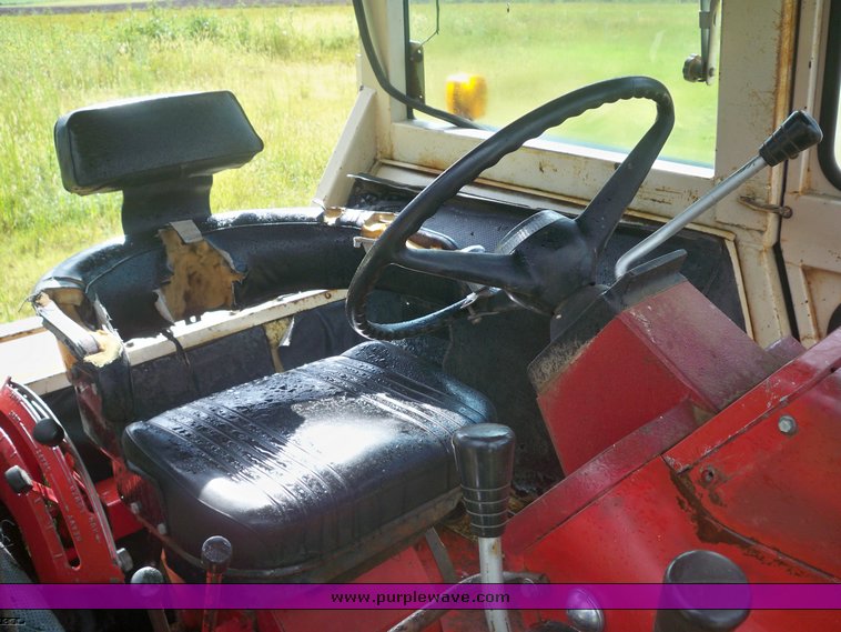 image for item 5747 Farmall International 766 tractor